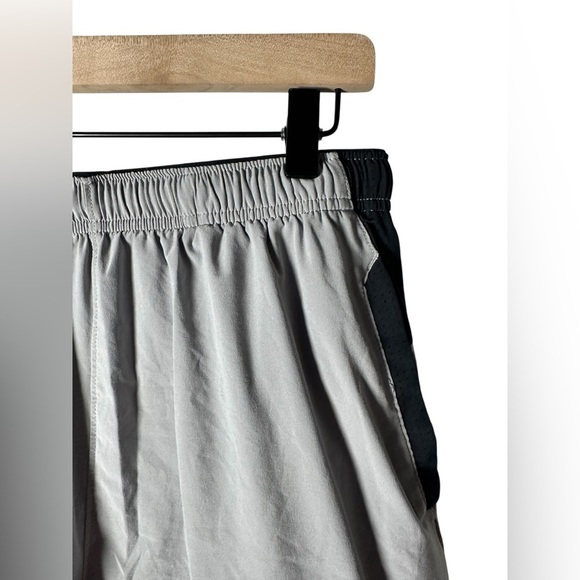 Roadrunner Sports Korsa Men’s Running Athletic Shorts Gray Black Size M - Picture 2 of 6